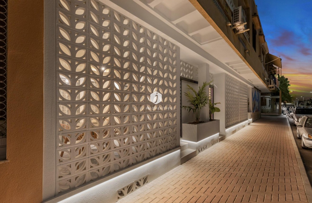 New Build - Apartment / flat -
Torrevieja - Playa Los Naufragos