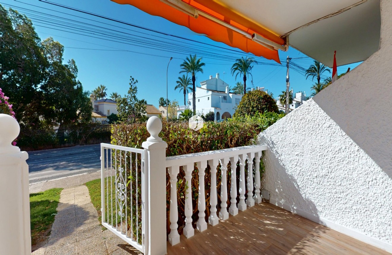 Resale - Bungalow -
Orihuela Costa - Costa Blanca