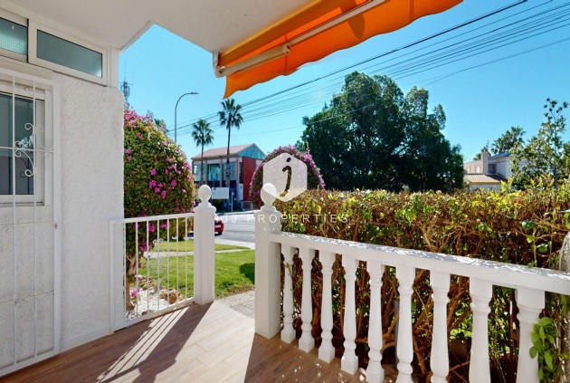 Resale - Bungalow -
Orihuela Costa - Costa Blanca