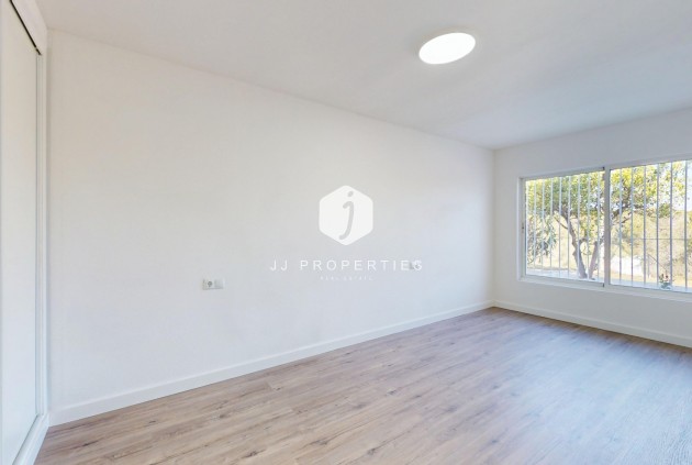 Resale - Bungalow -
Orihuela Costa - Costa Blanca