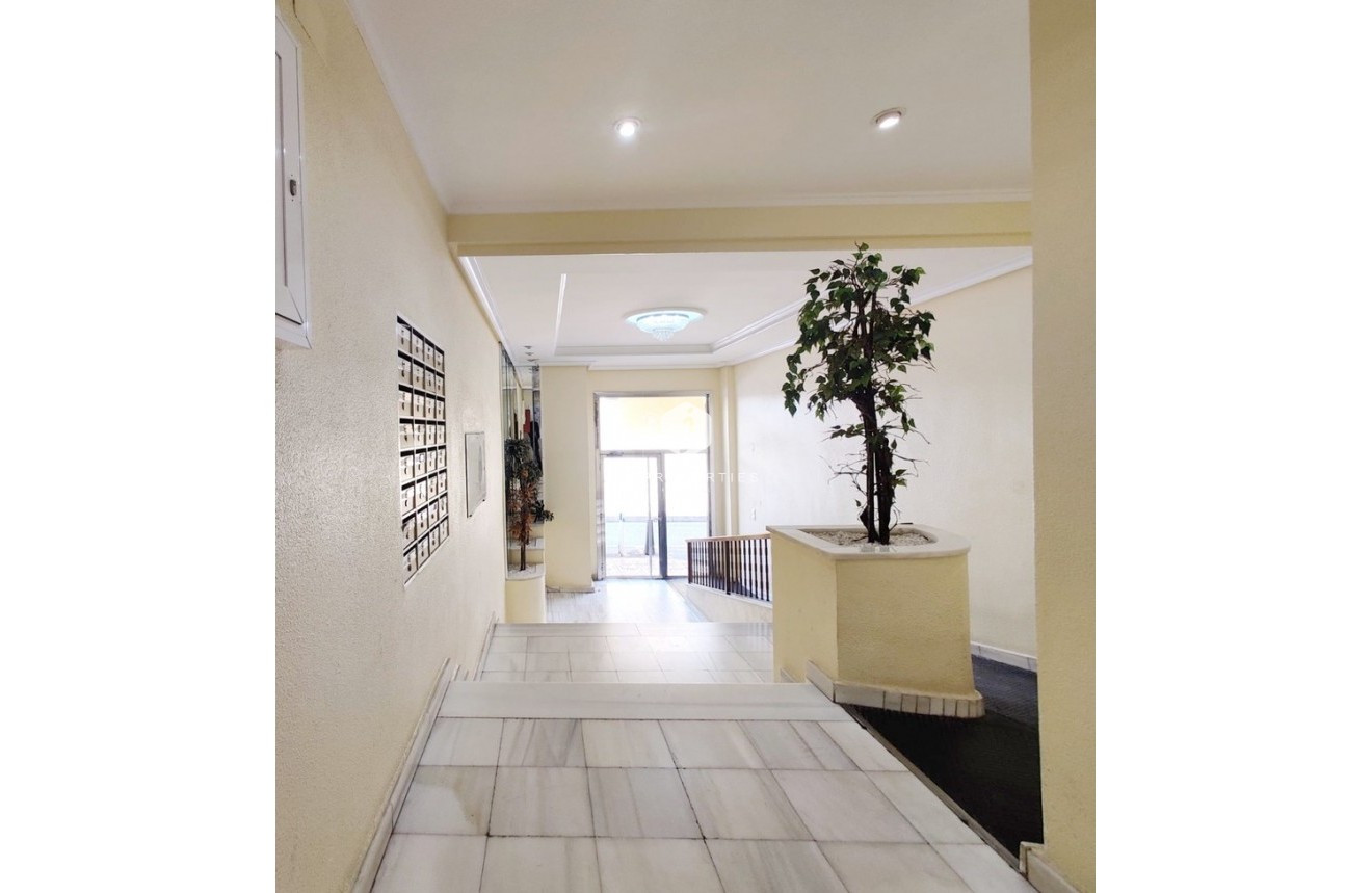 D'occasion - Attique -
Torrevieja - Costa Blanca