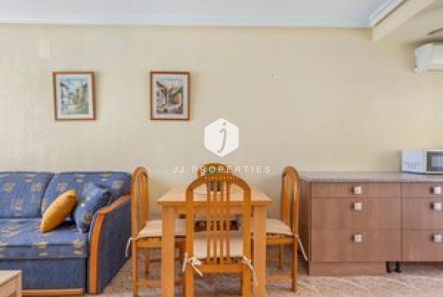 Z drugiej ręki - Szalet -
Orihuela Costa