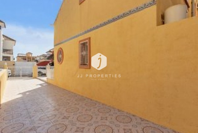 Z drugiej ręki - Szalet -
Orihuela Costa