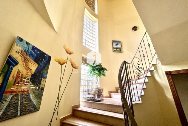 Resale - Villa -
La Mata - Costa Blanca