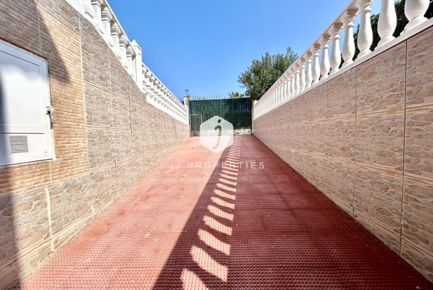 Resale - Villa -
La Mata - Costa Blanca