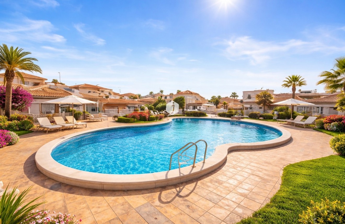 D'occasion - Chalet -
Playa Flamenca - Costa Blanca