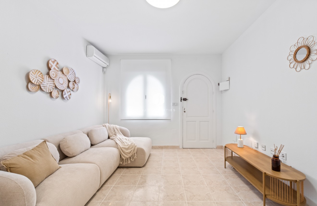 D'occasion - Chalet -
Playa Flamenca - Costa Blanca