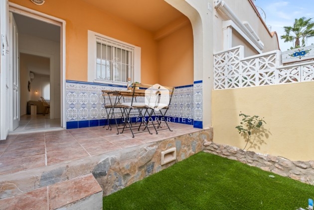 D'occasion - Chalet -
Playa Flamenca - Costa Blanca