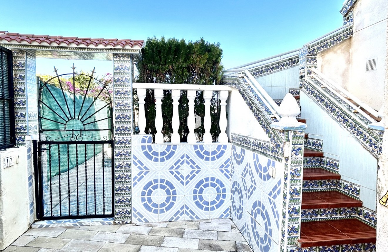 D'occasion - Attique -
Playa Flamenca - Costa Blanca