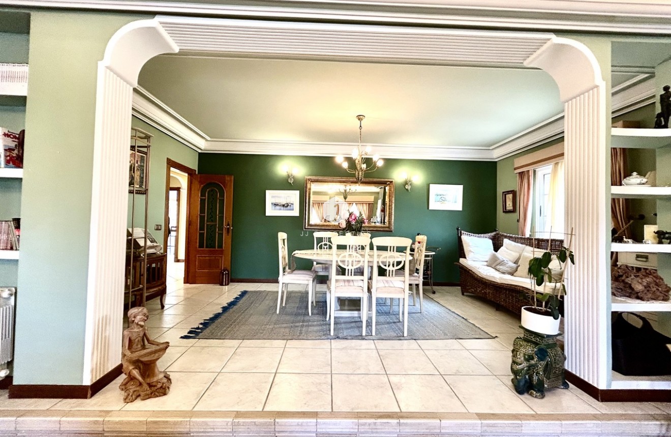 Resale - Villa -
La Mata - Costa Blanca