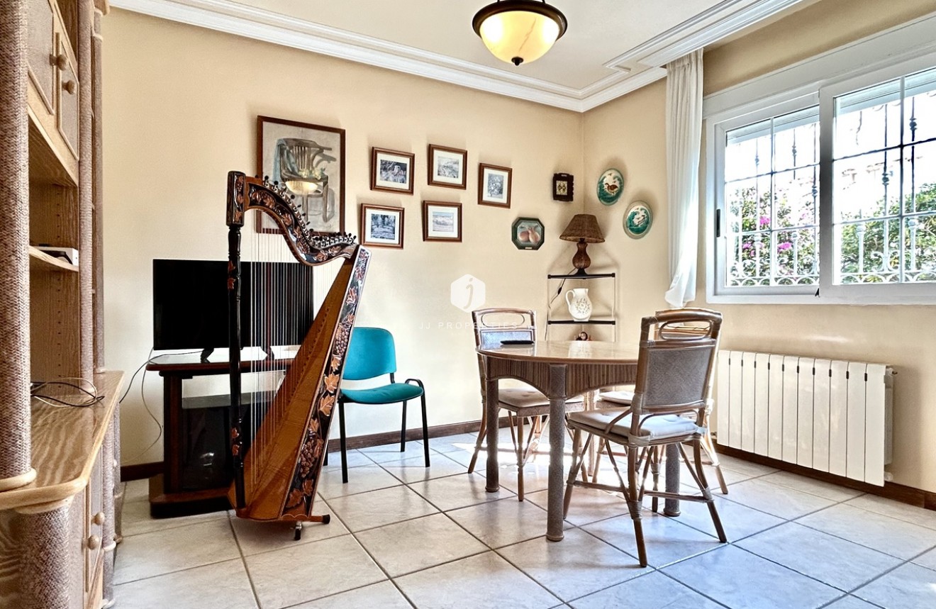 Resale - Villa -
La Mata - Costa Blanca