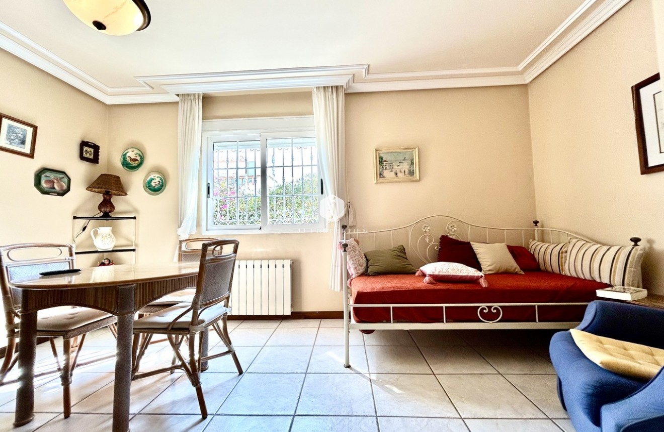 Resale - Villa -
La Mata - Costa Blanca