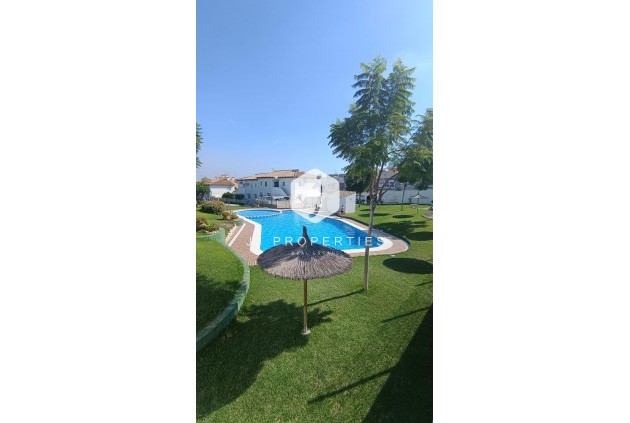 Segunda mano - Chalet -
Torrevieja - Los Balcones