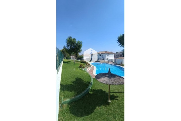 Segunda mano - Chalet -
Torrevieja - Los Balcones