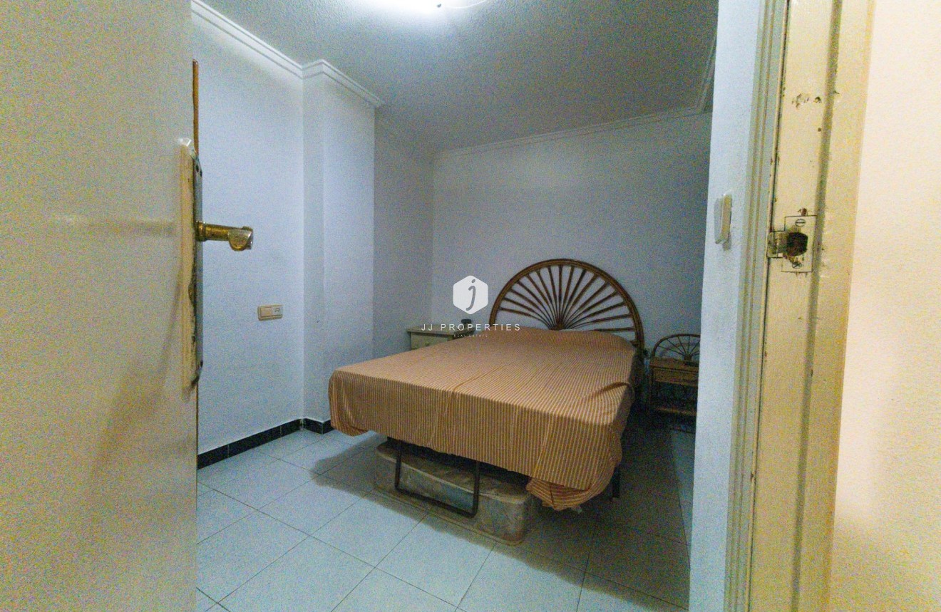 Resale - Apartment / flat -
Torrevieja - Playa del Cura