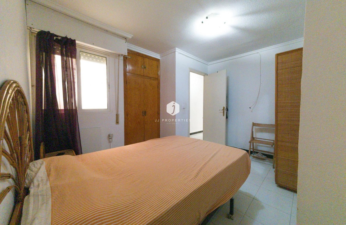 Resale - Apartment / flat -
Torrevieja - Playa del Cura