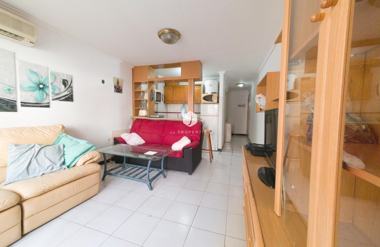 Resale - Apartment / flat -
Torrevieja - Playa del Cura