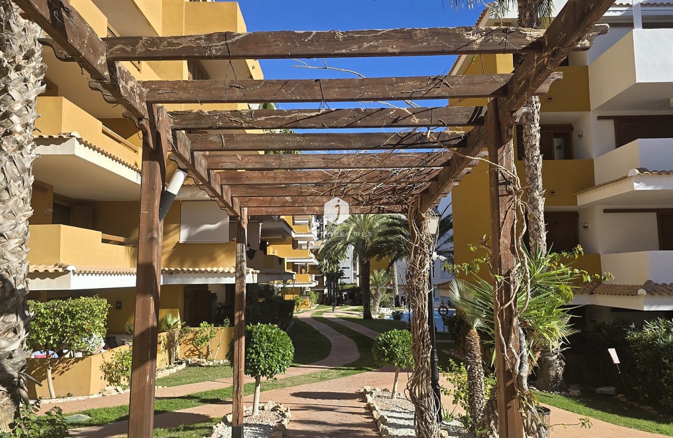Resale - Apartment / flat -
Punta Prima - Costa Blanca