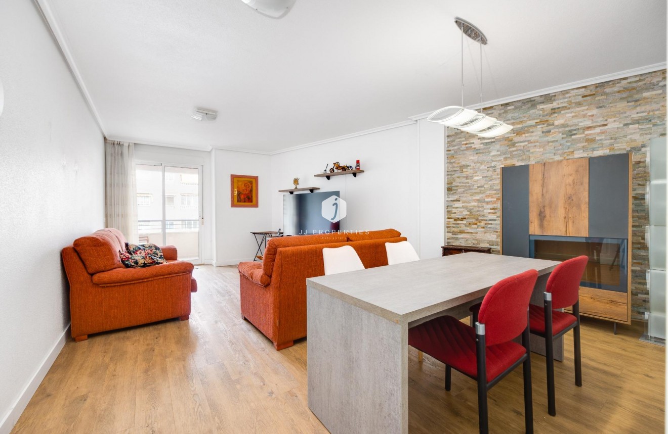 Tweedehands - Appartement / flat -
Torrevieja - Centro