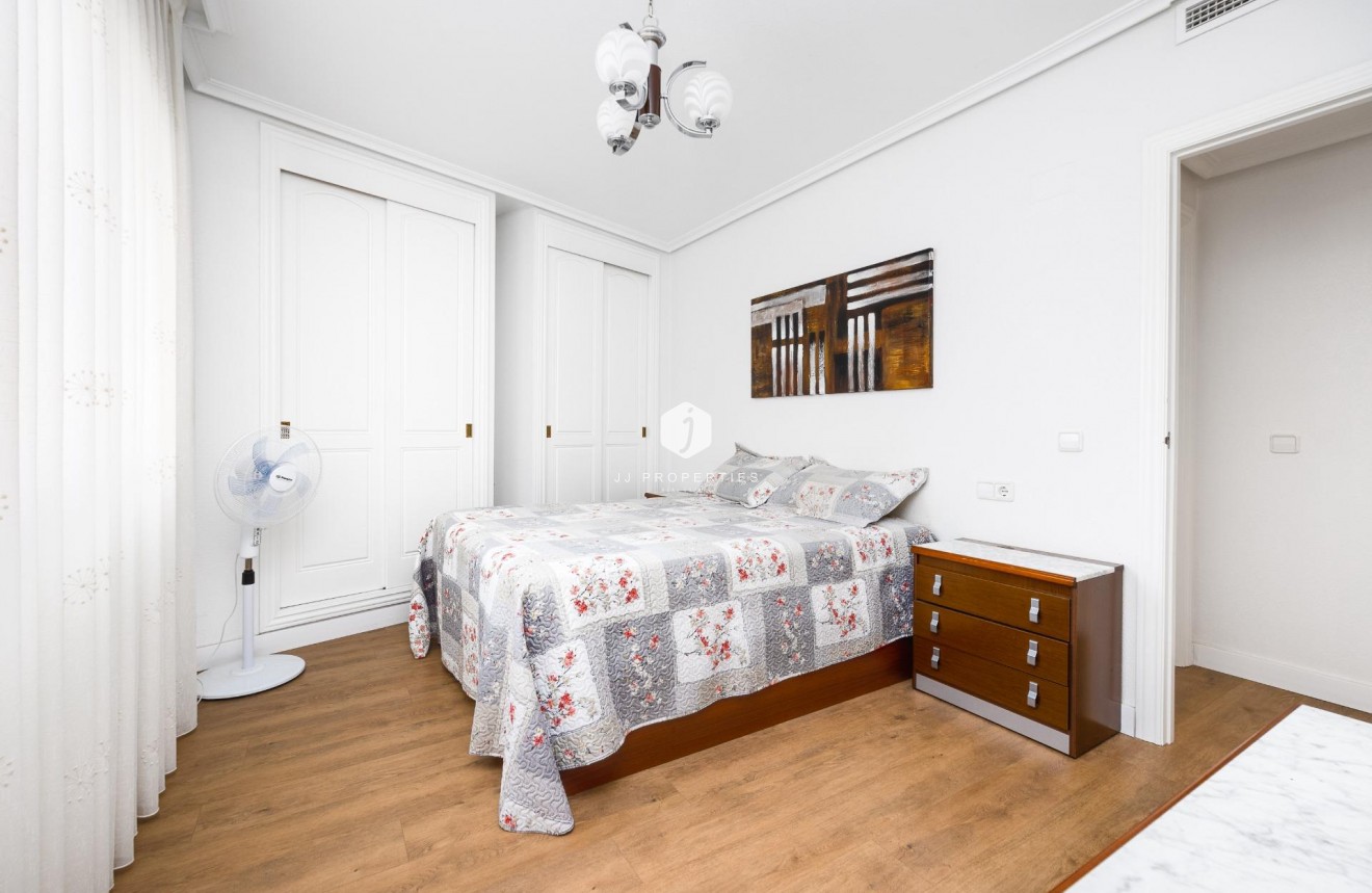 Tweedehands - Appartement / flat -
Torrevieja - Centro