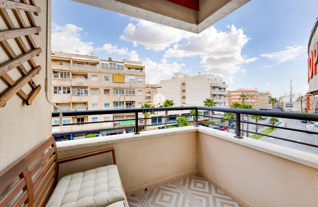 Tweedehands - Appartement / flat -
Torrevieja - Centro