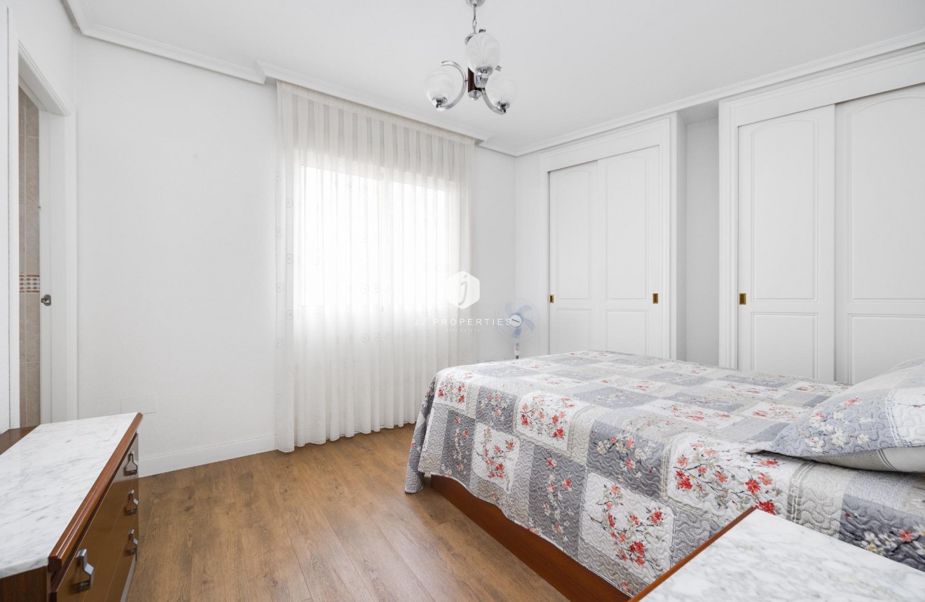 Tweedehands - Appartement / flat -
Torrevieja - Centro