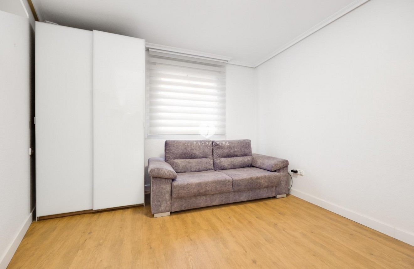 Tweedehands - Appartement / flat -
Torrevieja - Centro