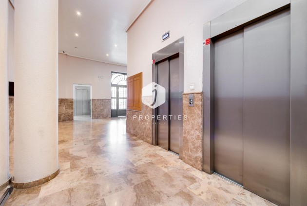 Tweedehands - Appartement / flat -
Torrevieja - Centro