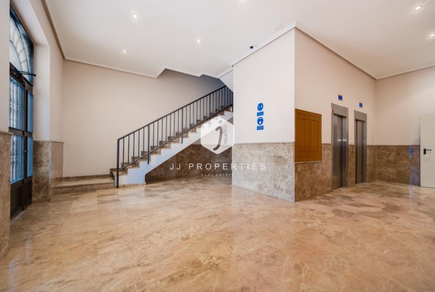 Tweedehands - Appartement / flat -
Torrevieja - Centro