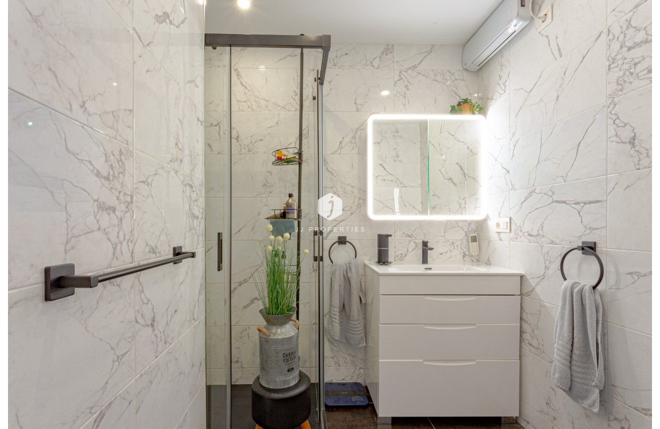 Tweedehands - Villa -
Orihuela Costa - Costa Blanca