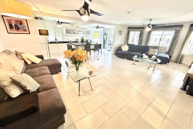 Segunda mano - Villa -
Catral - Costa Blanca