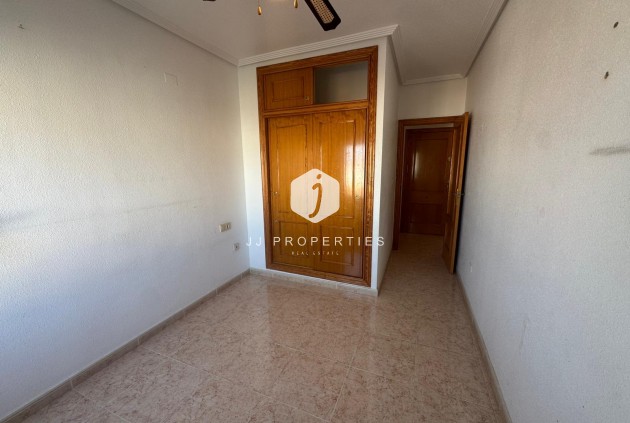 Z drugiej ręki - Mieszkanie w bloku -
Torrevieja - Costa Blanca