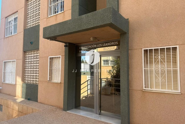 Z drugiej ręki - Mieszkanie w bloku -
Torrevieja - Costa Blanca