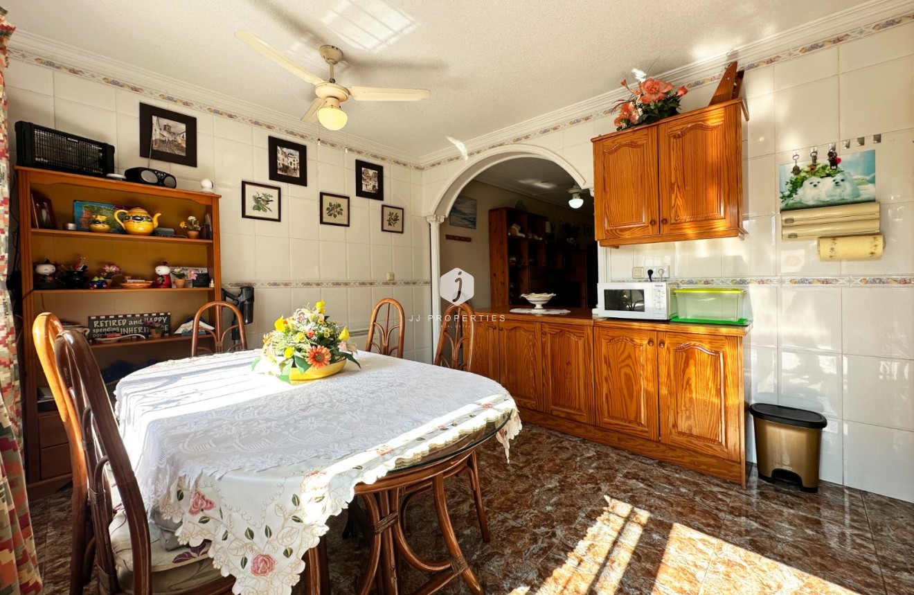 Resale - Chalet -
Orihuela Costa - Costa Blanca