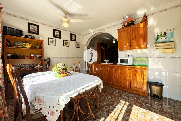 Resale - Chalet -
Orihuela Costa - Costa Blanca