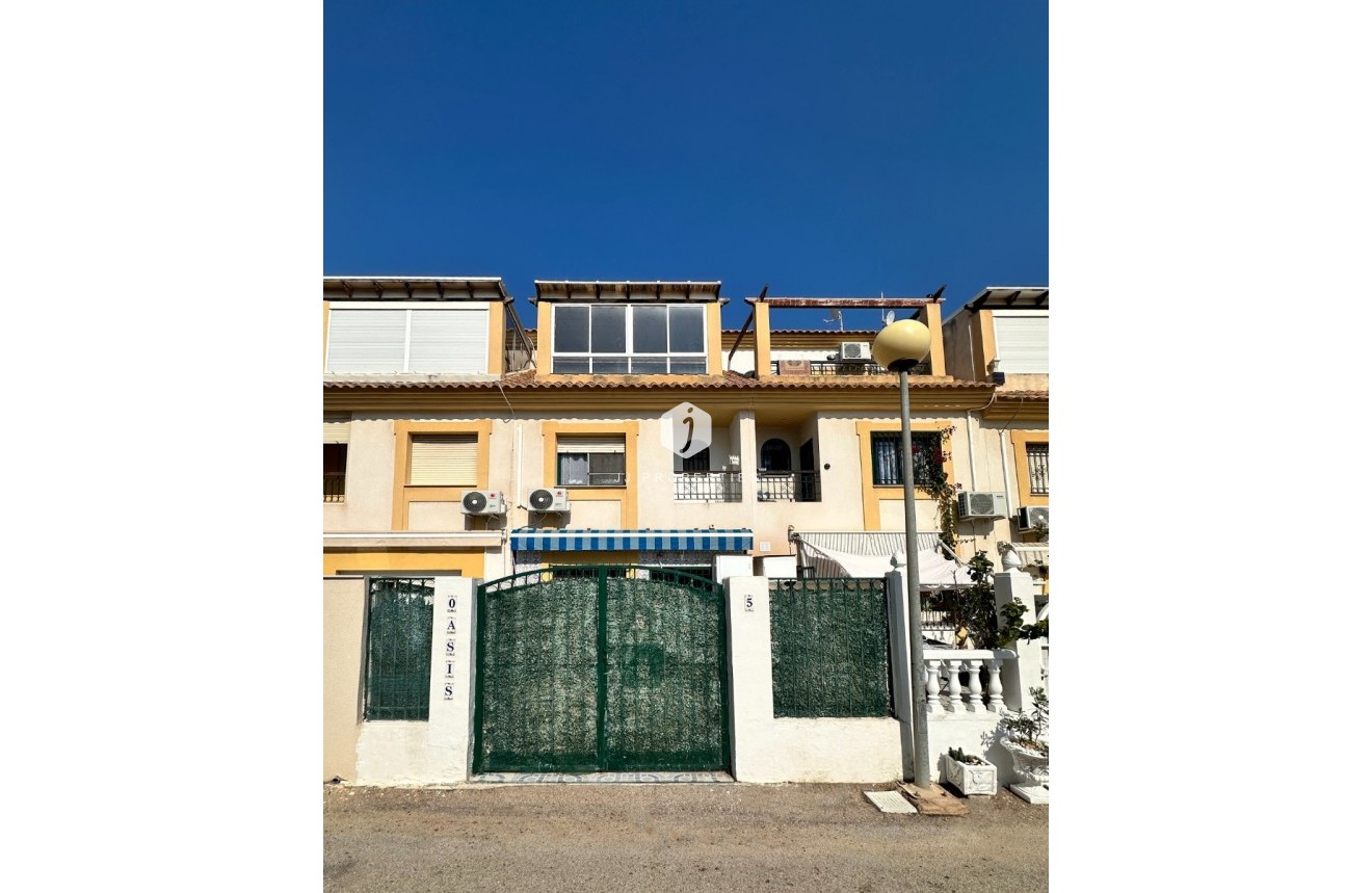 Resale - Chalet -
Orihuela Costa - Costa Blanca