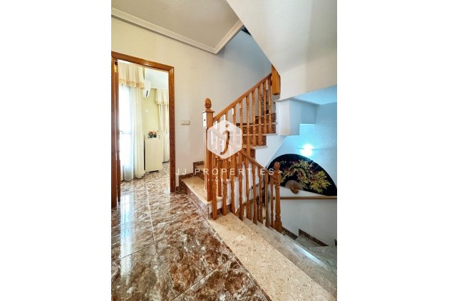 Resale - Chalet -
Orihuela Costa - Costa Blanca