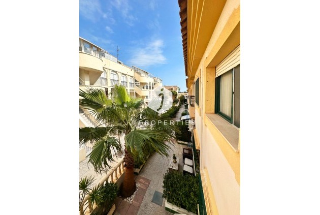 Resale - Chalet -
Orihuela Costa - Costa Blanca