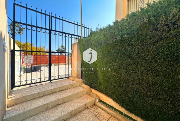 Resale - Chalet -
Orihuela Costa - Costa Blanca