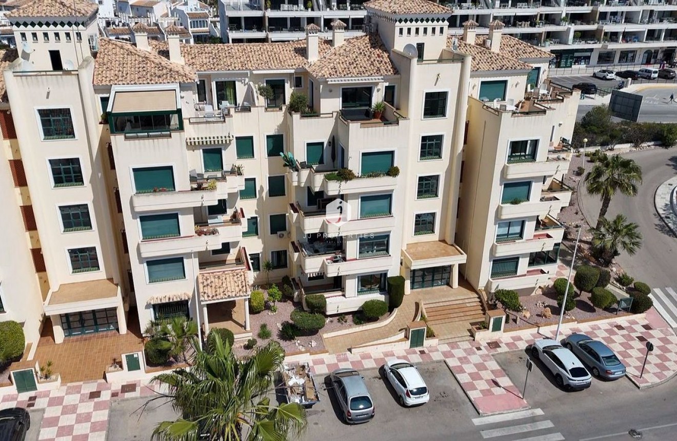 Resale - Apartment / flat -
Campoamor - Costa Blanca
