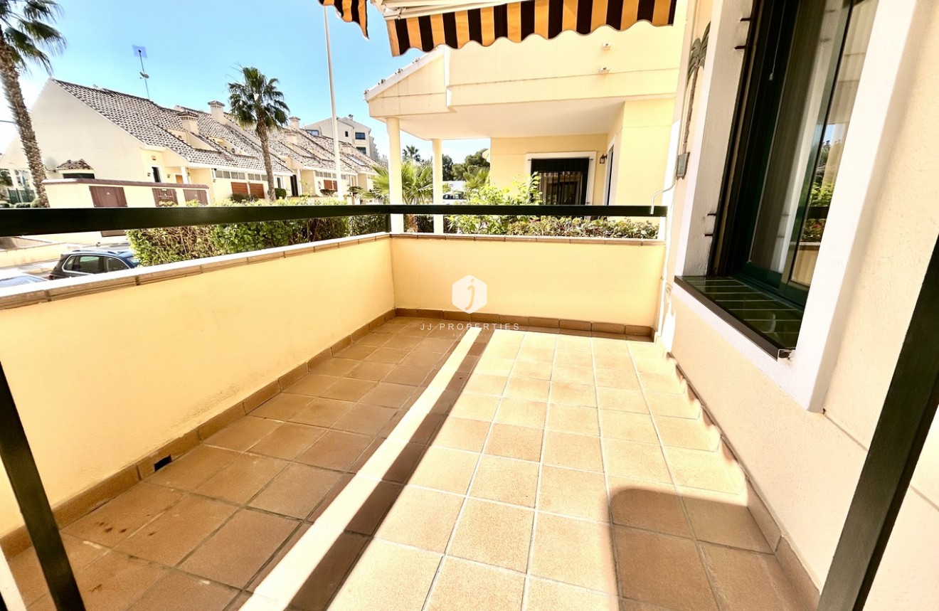 Resale - Apartment / flat -
Campoamor - Costa Blanca