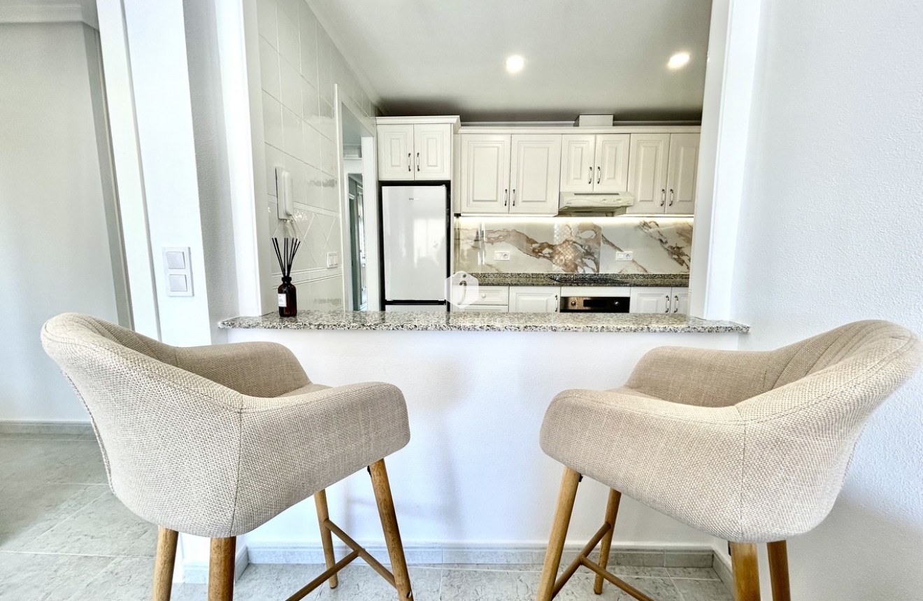 Resale - Apartment / flat -
Campoamor - Costa Blanca