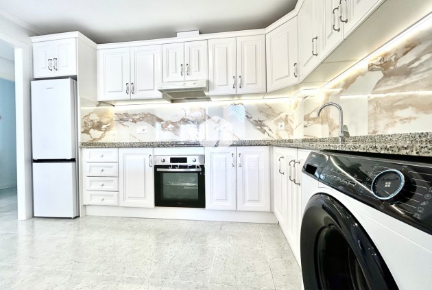 Resale - Apartment / flat -
Campoamor - Costa Blanca