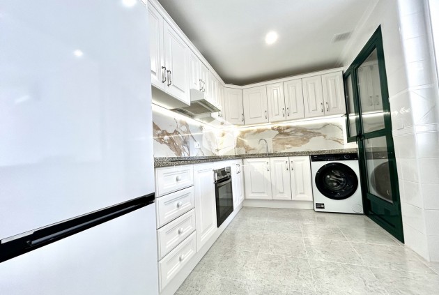 Resale - Apartment / flat -
Campoamor - Costa Blanca