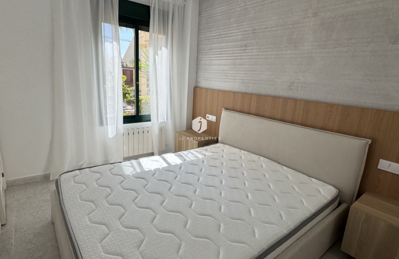 Segunda mano - Apartamento / piso -
Orihuela Costa - Costa Blanca