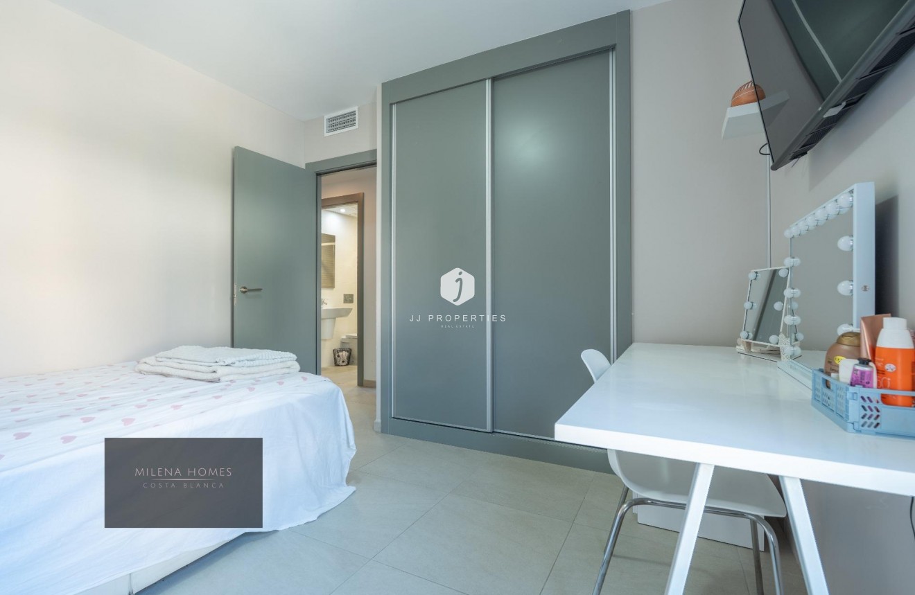 Z drugiej ręki - Mieszkanie w bloku -
Orihuela Costa - La Zenia