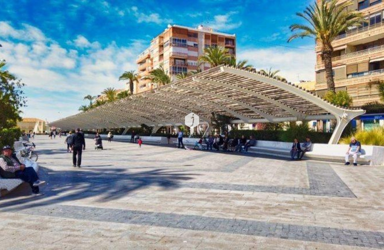 Obra nueva - Ático -
Torrevieja - Playa de los Locos