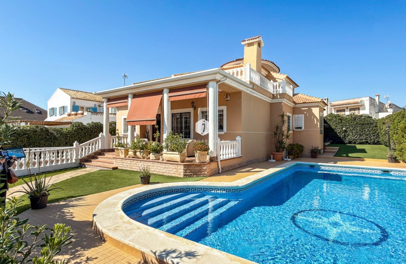 Z drugiej ręki - Villa -
Torrevieja - Costa Blanca
