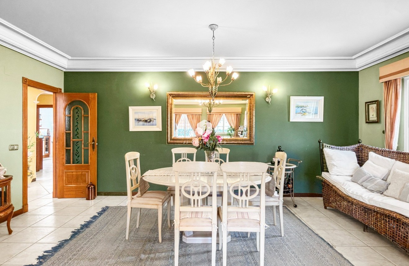 Z drugiej ręki - Villa -
Torrevieja - Costa Blanca