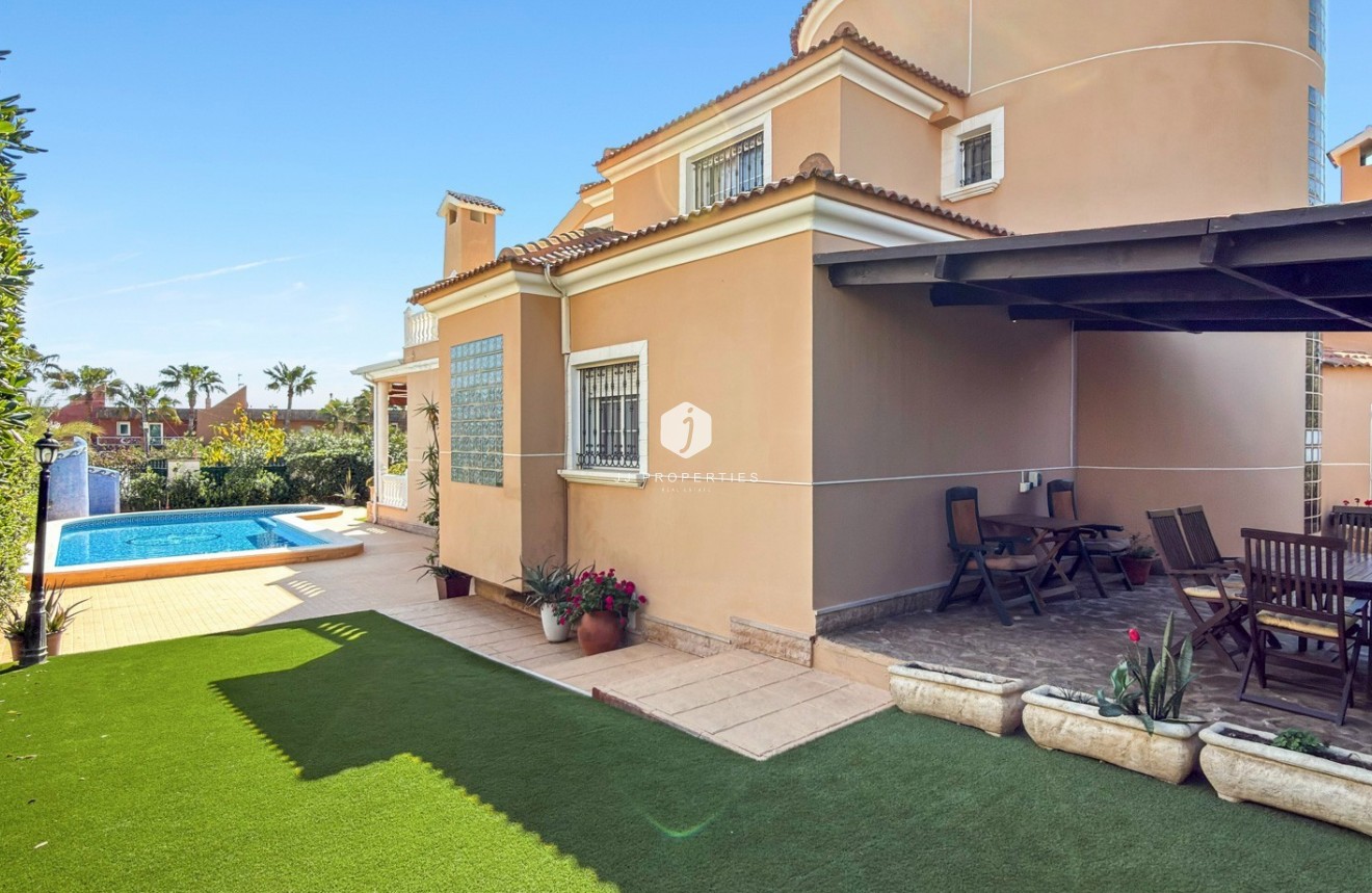 Z drugiej ręki - Villa -
Torrevieja - Costa Blanca